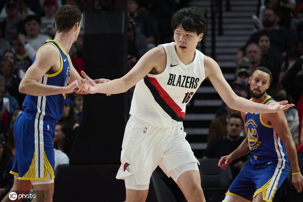 杨瀚森季前赛G3点飞霍福德 9分6板才是更常态化产量？